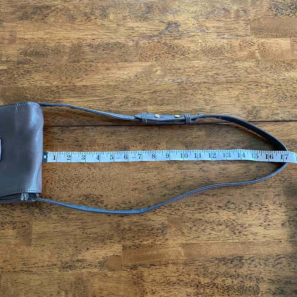 Made In Canada Leather Multi Compartment Crossbody Bag - Picture 13 of 16